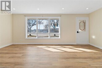 95 Fairview Dr in Brantford, ON - Building Photo - Building Photo