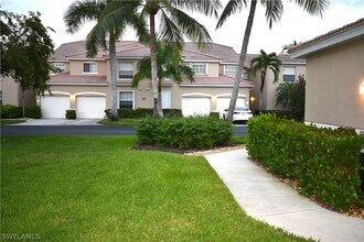 354 Dover Pl in Naples, FL - Building Photo - Building Photo