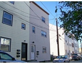 15 Murray Ct, Unit #1 in Boston, MA - Building Photo - Building Photo