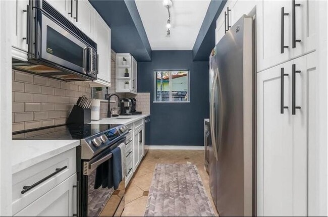property at 719 NE 20th Ave