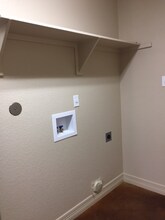 1106 W 2nd St in McGregor, TX - Foto de edificio - Building Photo