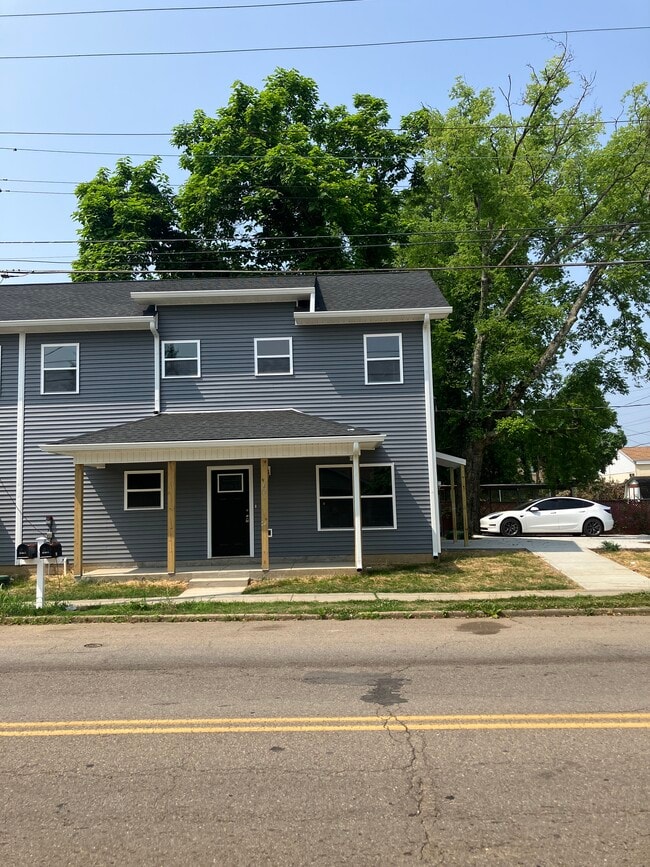property at 123 S Chestnut St