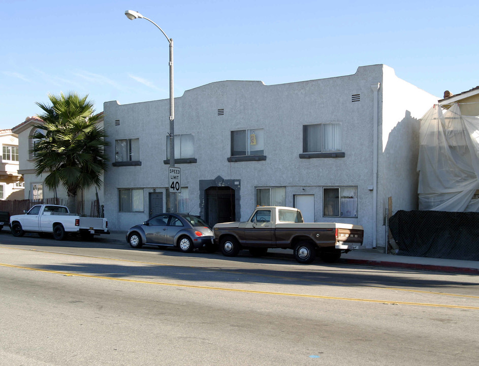 1930 Cherry Ave in Signal Hill, CA - Building Photo