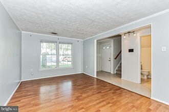 2530 Vivaldi Ln in Gambrills, MD - Building Photo - Building Photo