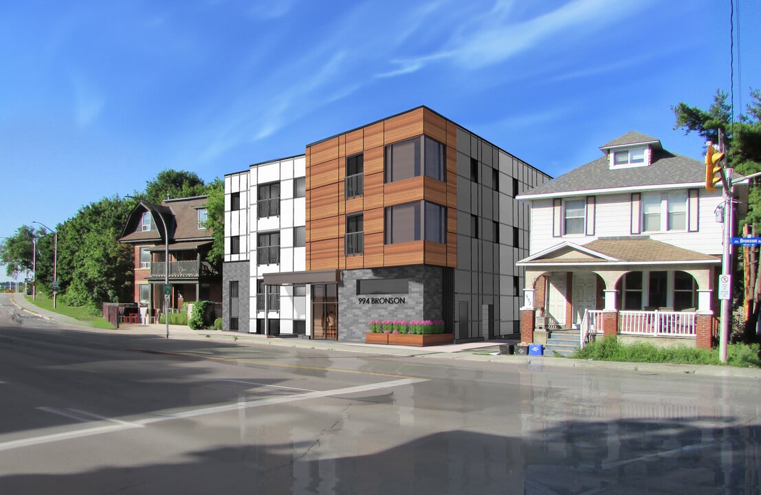 994 Bronson Ave in Ottawa, ON - Building Photo