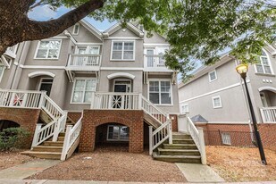 817 W 4th St in Charlotte, NC - Building Photo