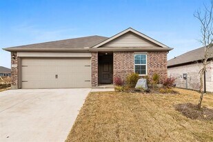3425 Tomahawk Dr in Sherman, TX - Building Photo