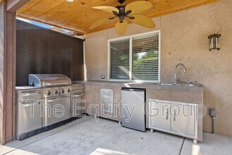 3835 E Oak Ave in Visalia, CA - Building Photo - Building Photo