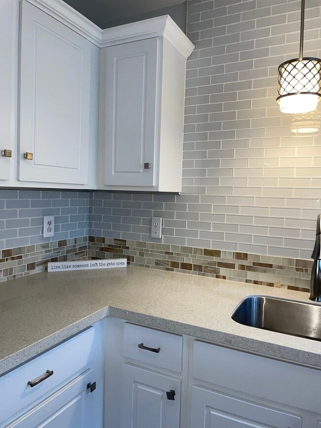 23325 Cornerstone Village Dr in Southfield, MI - Building Photo - Building Photo