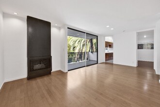 1147 N Clark St in West Hollywood, CA - Building Photo - Building Photo