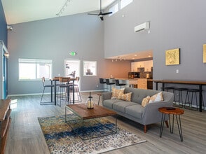 Sterling Ridge in Kent, WA - Foto de edificio - Interior Photo