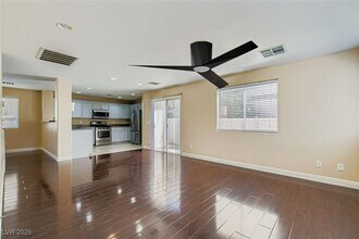 5986 Ambleshire Ave in Las Vegas, NV - Building Photo - Building Photo