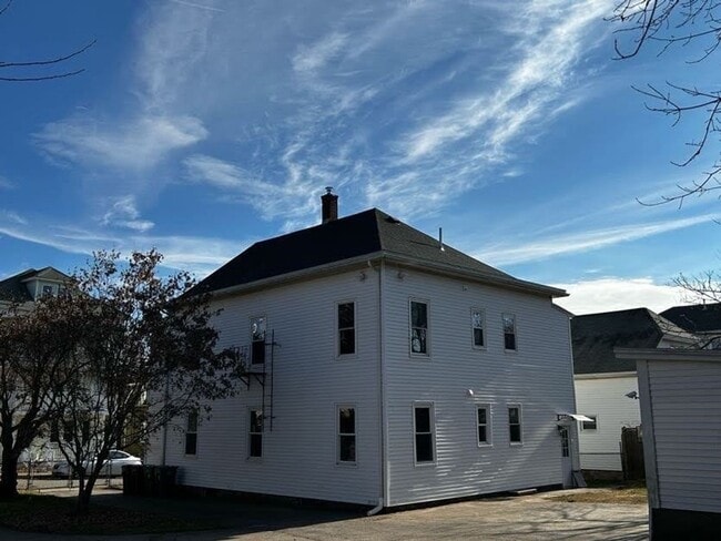 34 Rutland St in Woonsocket, RI - Building Photo - Building Photo
