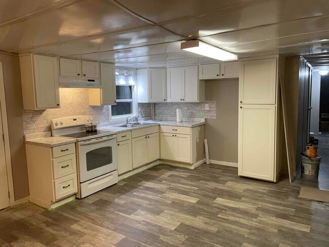 property at 54 Kendall Ln