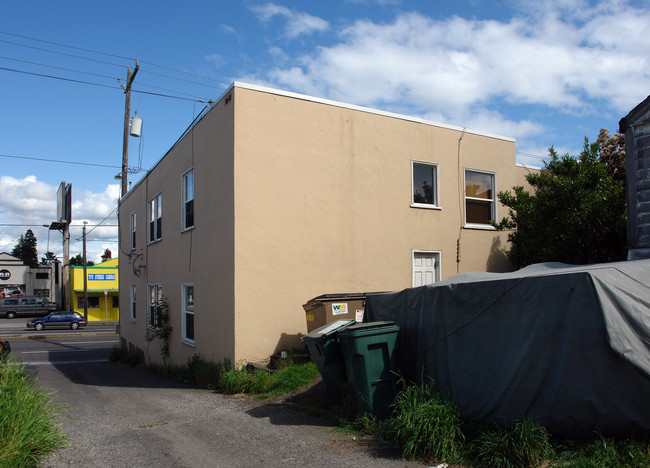 7907 Aurora Ave N in Seattle, WA - Foto de edificio - Building Photo