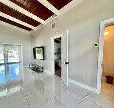 2513 Tortugas Ln in Fort Lauderdale, FL - Building Photo - Building Photo