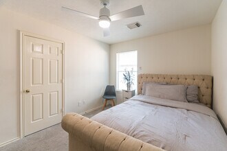 46 S Wynnoak Cir in Spring, TX - Foto de edificio - Building Photo