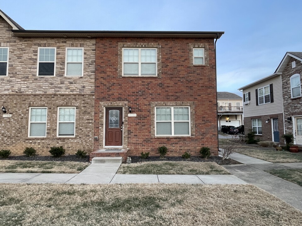 102 Whitman Crossing in Clarksville, TN - Building Photo