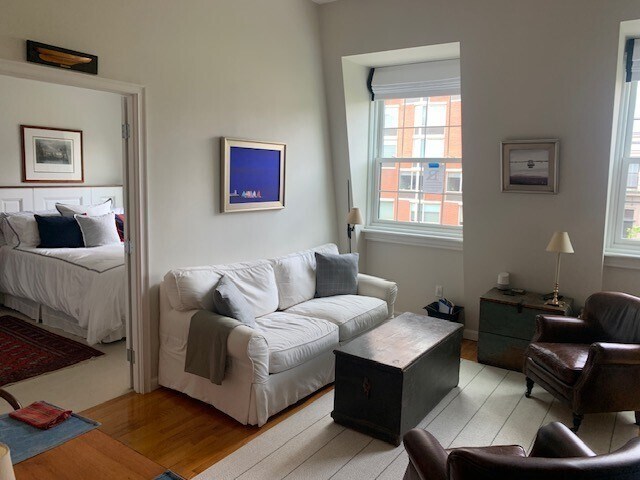 341 Beacon St in Boston, MA - Building Photo - Building Photo