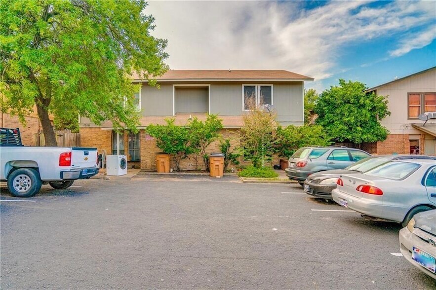 1210 Southport Dr, Unit A in Austin, TX - Foto de edificio