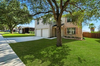 3933 Brook Hollow Dr in Schertz, TX - Building Photo - Building Photo