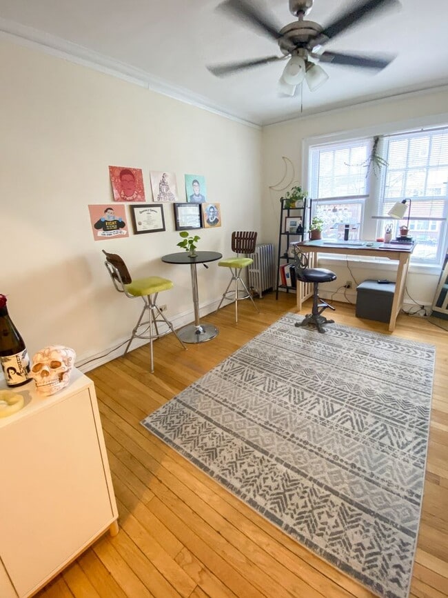 1605 W Sunnyside Ave, Unit 1W in Chicago, IL - Foto de edificio - Building Photo