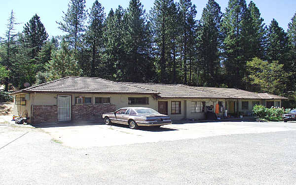 2100 Ferndale Ct in Placerville, CA - Building Photo