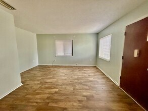 240 E Howry Ave in DeLand, FL - Building Photo - Building Photo