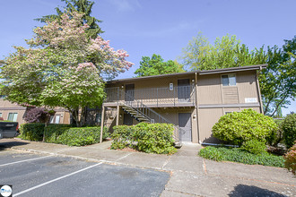 Bailey Hill Meadows in Eugene, OR - Building Photo - Building Photo