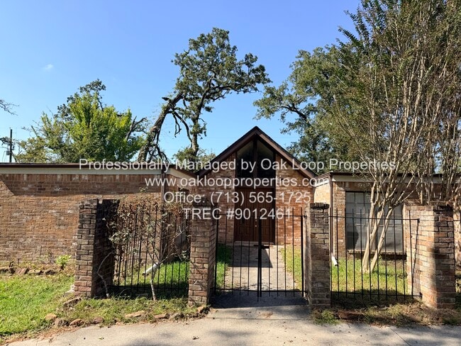 1607 Chestnut Ridge Rd in Houston, TX - Building Photo - Building Photo