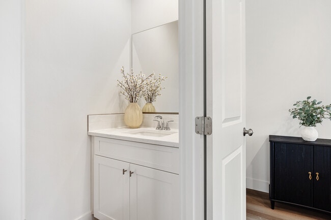 1074 S Underwood Pl in Kennewick, WA - Building Photo - Building Photo