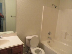 144 Cliff Height Cir in Dallas, TX - Building Photo - Building Photo