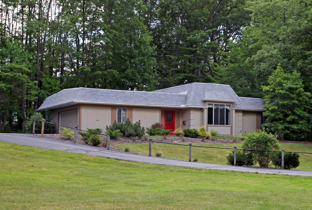 The Heights in Chagrin Falls, OH - Building Photo