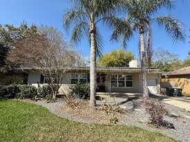 5252 Rollins Ave in Jacksonville, FL - Building Photo