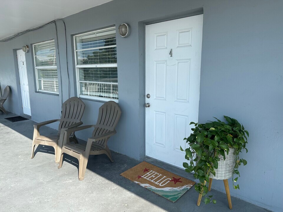 1026 White St, Unit #4 in Key West, FL - Foto de edificio