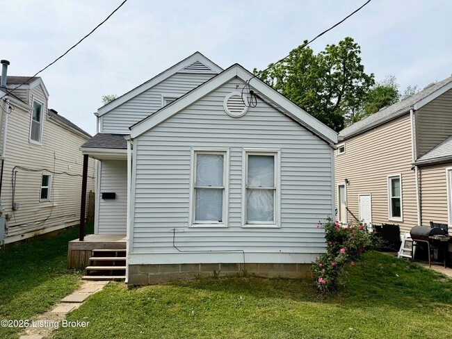 property at 1904 W Madison St