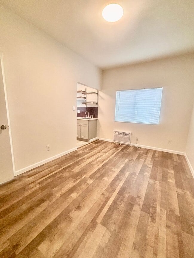 property at 1354 Carlton Dr