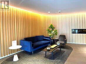 160 Flemington Rd in Toronto, ON - Building Photo - Building Photo