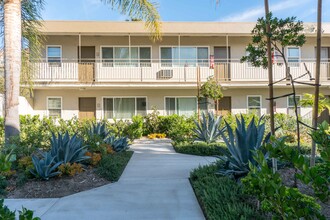 Aberdeen Bay Apartments in Garden Grove, CA - Foto de edificio - Building Photo