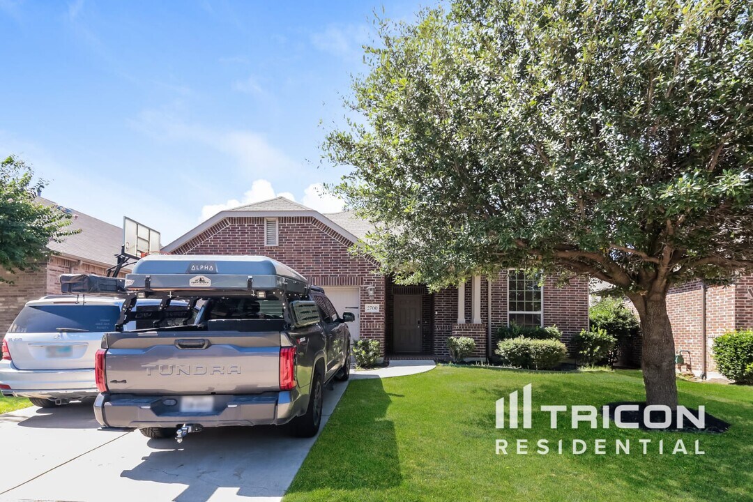 2700 Lake Ridge Dr in Little Elm, TX - Building Photo