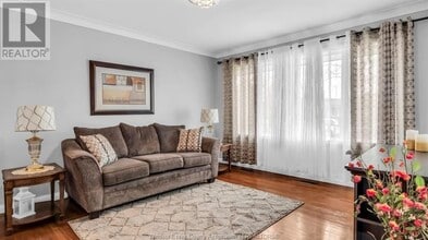 562 Westchester Dr in Windsor, ON - Building Photo - Building Photo
