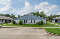 River Oak Village in Yazoo City, MS - Foto de edificio - Building Photo