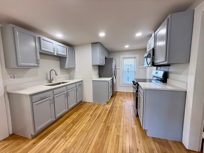 1045 Pine St in Palmer, MA - Building Photo - Building Photo