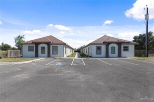 12 Eva St in Elsa, TX - Building Photo