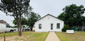 1703 N Magdalen St in San Angelo, TX - Building Photo
