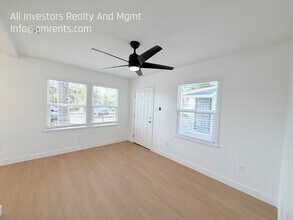 1922 S Tremont St in Oceanside, CA - Building Photo - Building Photo