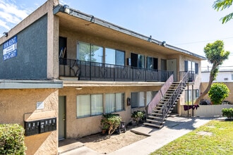 134 E. Wakefield Ave. in Anaheim, CA - Building Photo - Building Photo