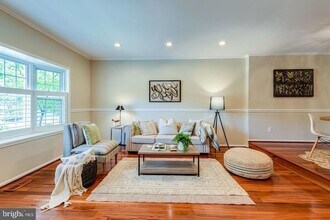 8259 Clifton Farm Ct in Alexandria, VA - Building Photo - Building Photo