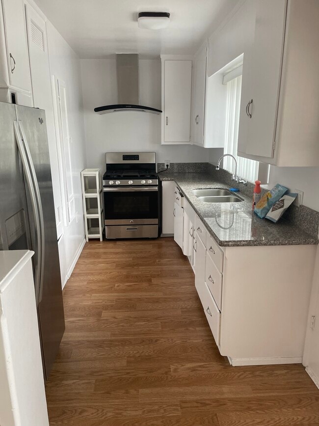 7008 Flight Ave, Unit 7008 flight ave in Los Angeles, CA - Building Photo - Building Photo