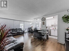 20-120 Sunrise Ave in Toronto, ON - Building Photo - Building Photo